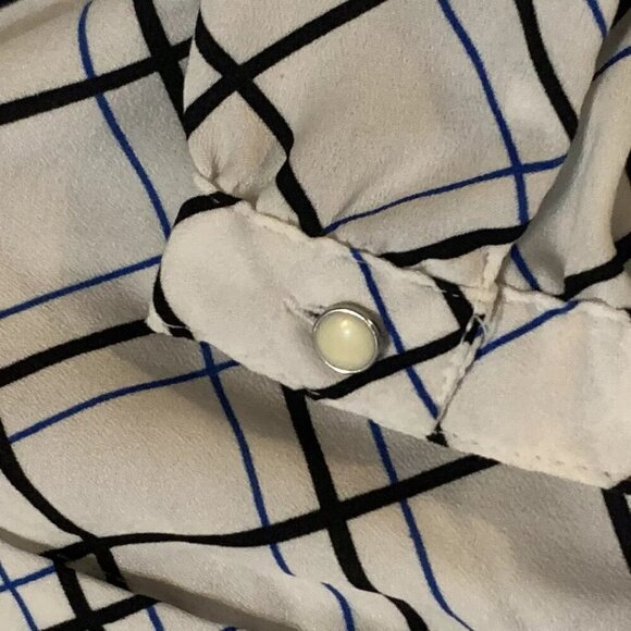 212 COLLECTION. Sz XL. Button Up. Long Sleeve. Poly Blouse. White Plaid. B86 - Picture 6 of 7